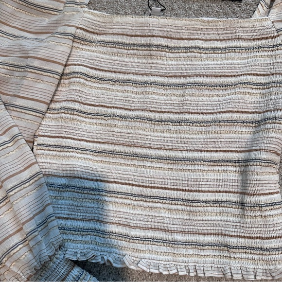 Gianni Bini NWT striped puffy sleeve blouse - Picture 4 of 7